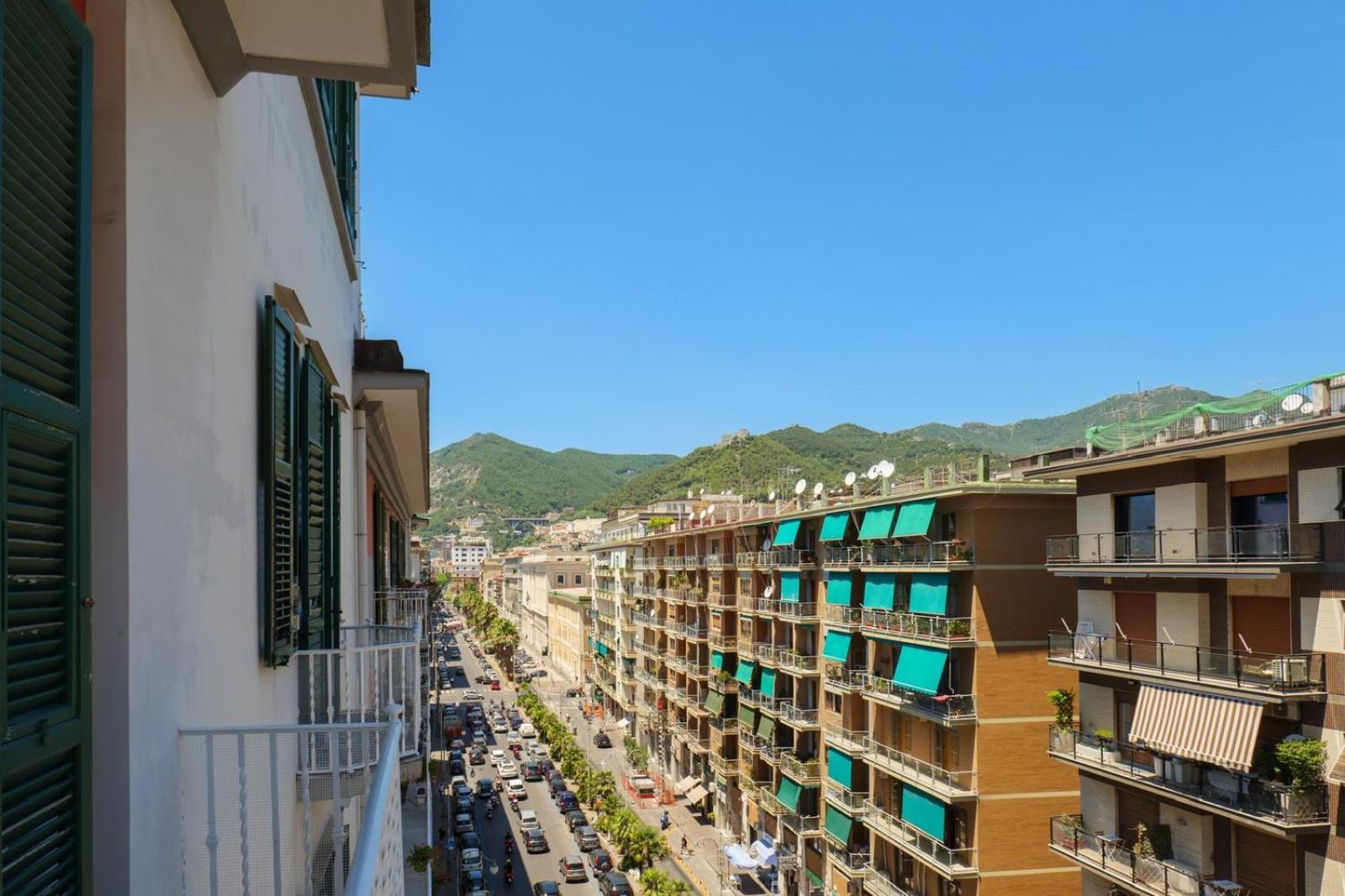 Palazzo Galeoni Luxury Suites Salerno Luaran gambar