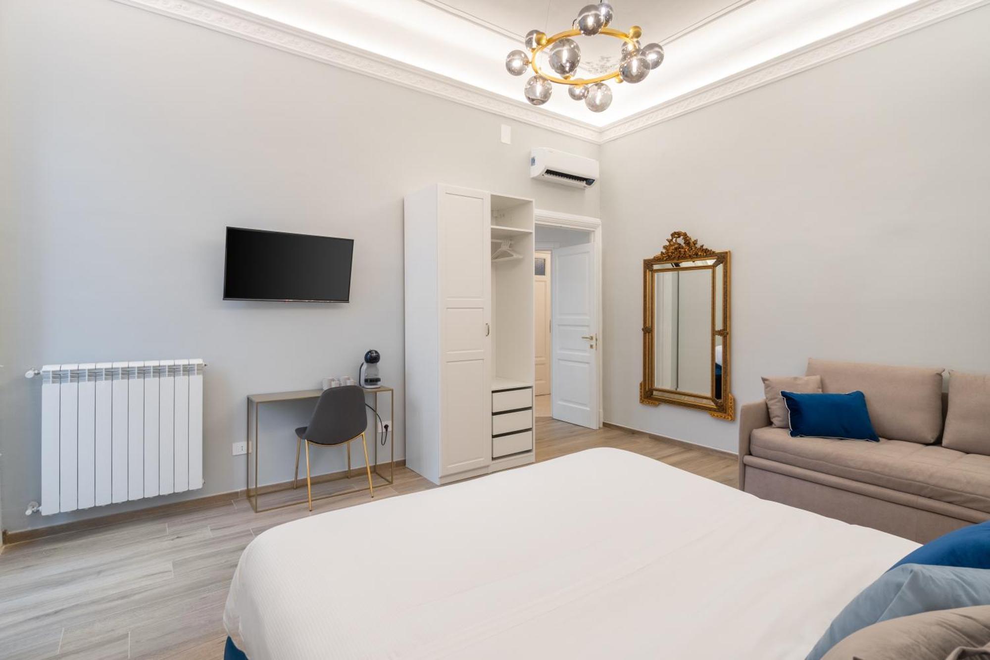 Palazzo Galeoni Luxury Suites Salerno Luaran gambar