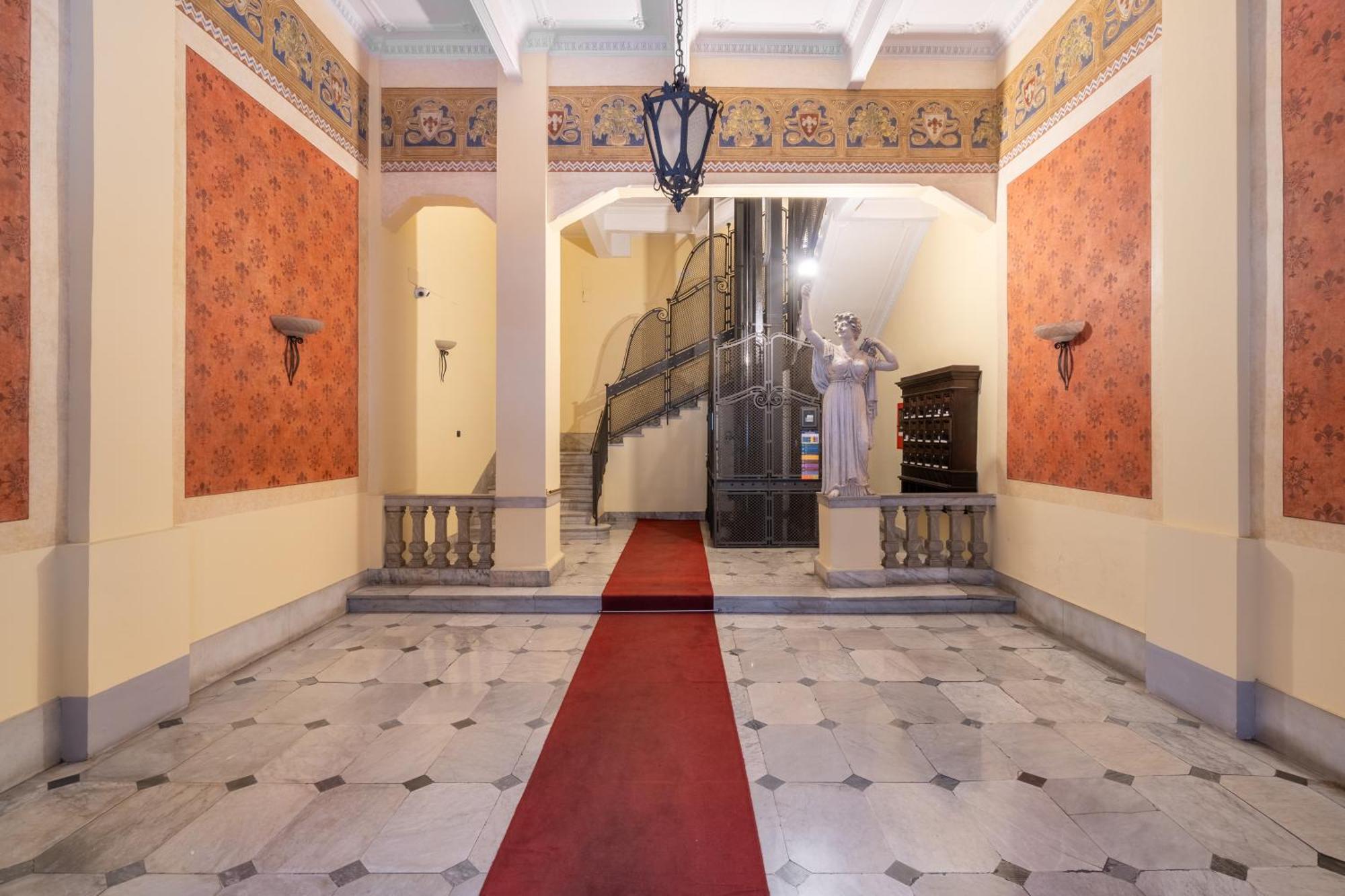 Palazzo Galeoni Luxury Suites Salerno Luaran gambar